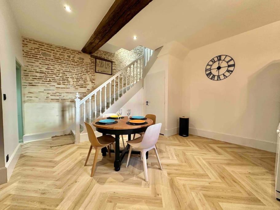La Maison Des Cours - Wifi - Centre Ville Moulins  Dış mekan fotoğraf
