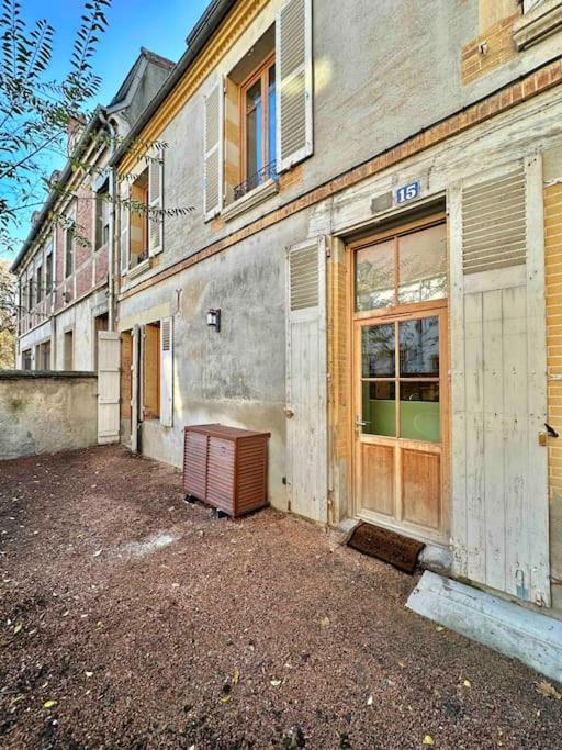 La Maison Des Cours - Wifi - Centre Ville Moulins  Dış mekan fotoğraf