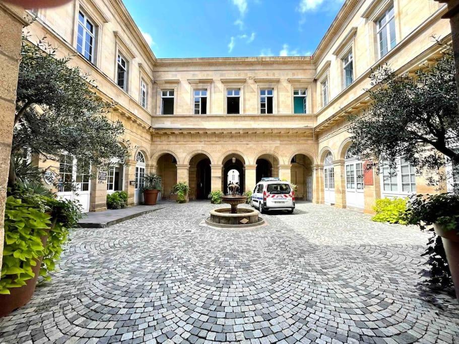 La Maison Des Cours - Wifi - Centre Ville Moulins  Dış mekan fotoğraf