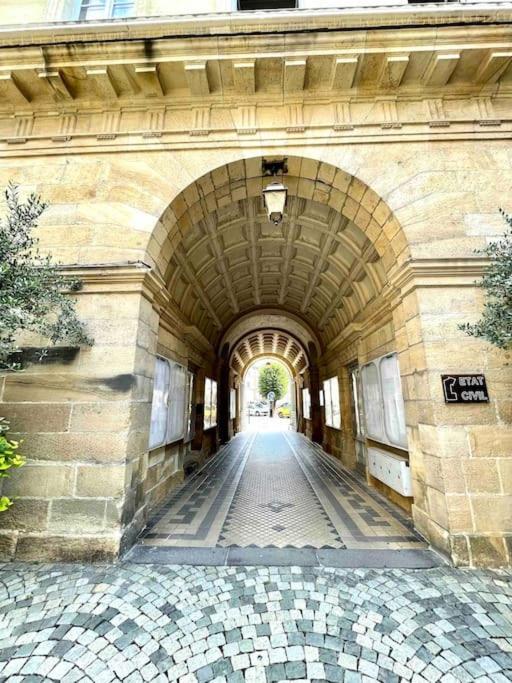La Maison Des Cours - Wifi - Centre Ville Moulins  Dış mekan fotoğraf